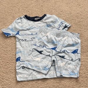 Member's Mark Organic Cotton Light Blue Shark Print Toddler Pajama Set - Size 7